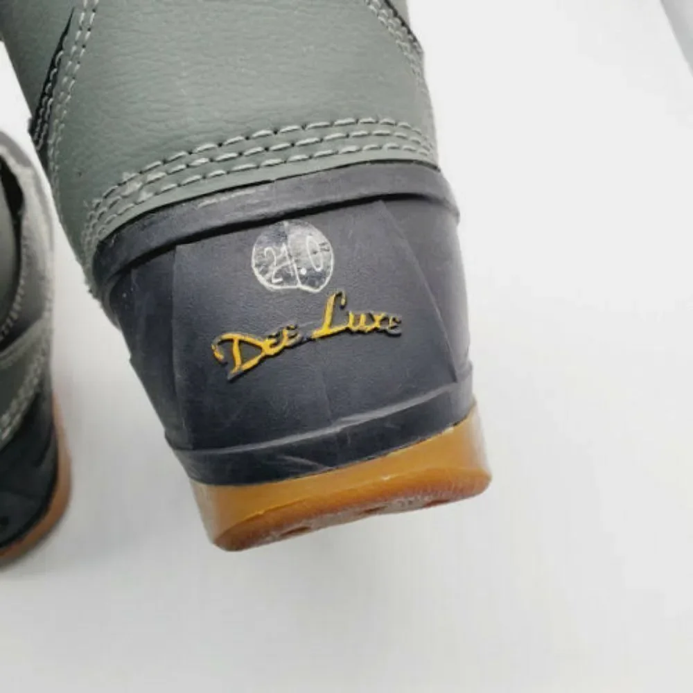 Dee Luxe Boys Snowboarding Boots Size US‎ 210